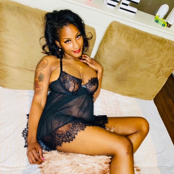 After Dark Lingerie Set - Picture 3 of 3